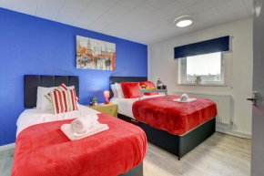 3-bed House, sleeps 8, Next to Park